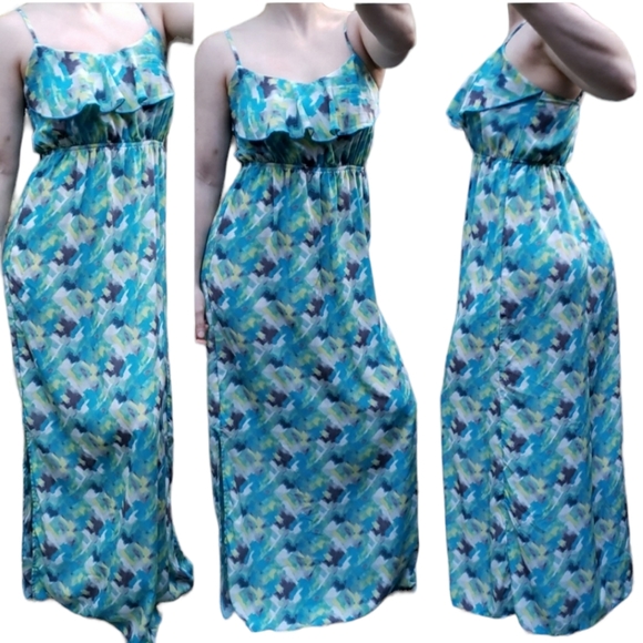 Soprano Dresses & Skirts - Empire elastic waist Maxi dress